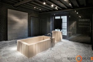 Originalus vonios kambario interjeras